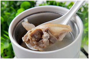 白茅根雪梨猪肺汤
